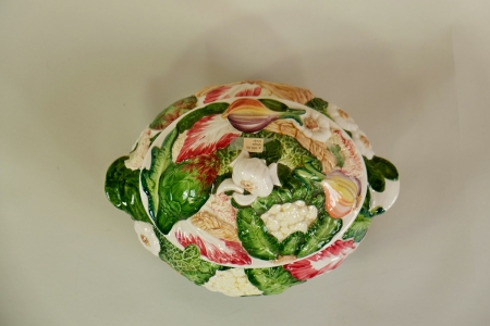 Royale soepterrine, prachtige serie, met verschillende groenten erop. - Afbeelding 4